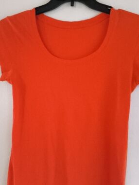 Women’s Classic Scoop Neck Top in Orange